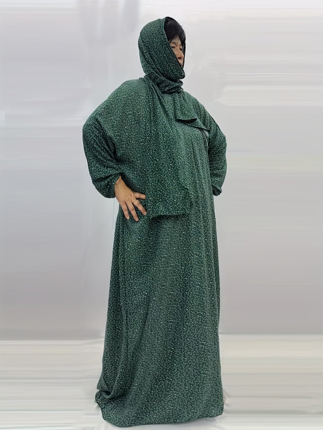 Plus Size Women’s Printed Prayer Robe with Attached Scarf – Comfortable & Breathable