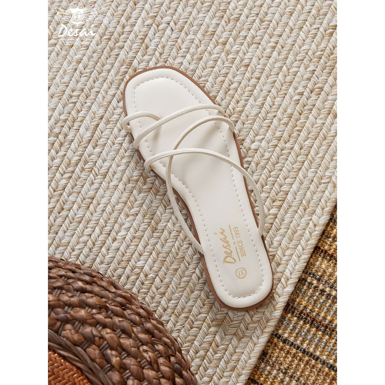 Women’s Cross-Strap Flat Sandals – Lightweight and Comfortable Slide Shoes