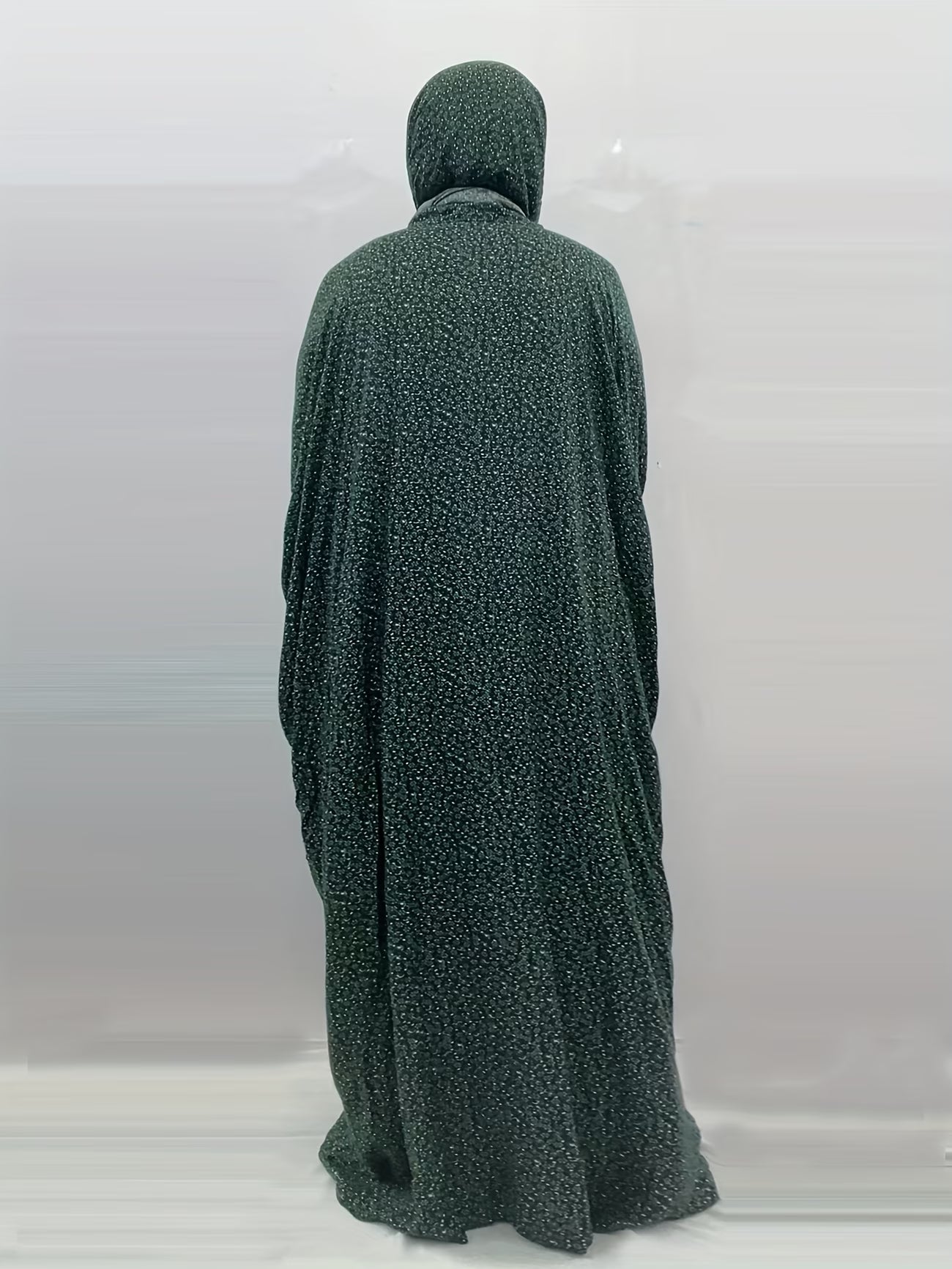 Plus Size Women’s Printed Prayer Robe with Attached Scarf – Comfortable & Breathable