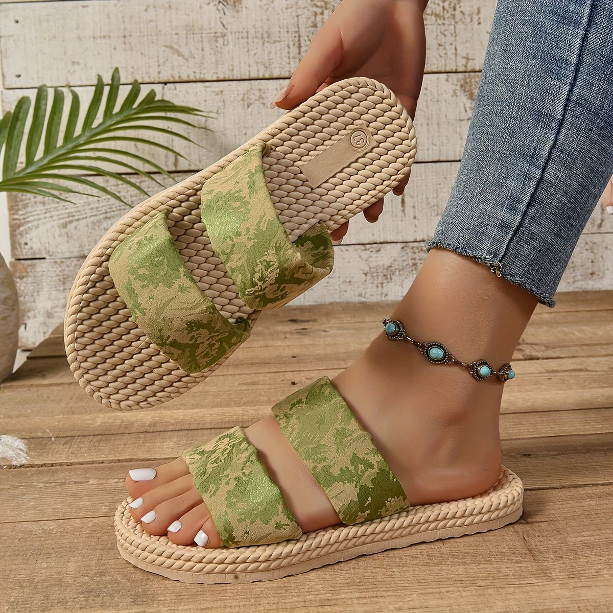 Women’s Cozy Open-Toe Flat Slippers – Fashionable Indoor Shoes